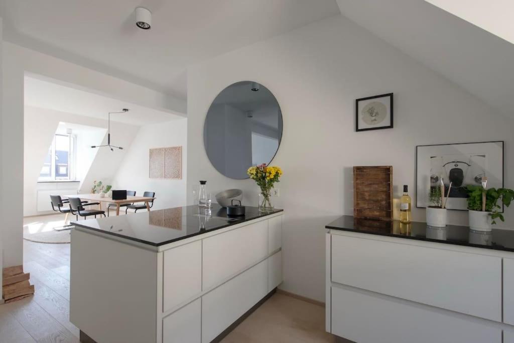 Hemingway Penthouse With Fireplace/chimney Apartment München