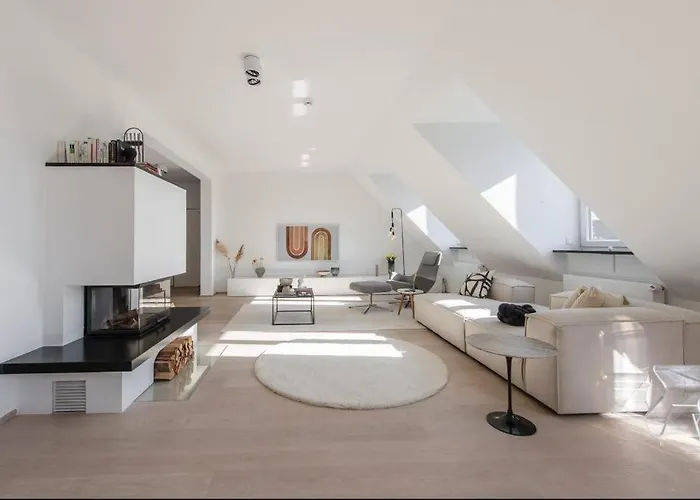 Hemingway Penthouse With Fireplace/Chimney
