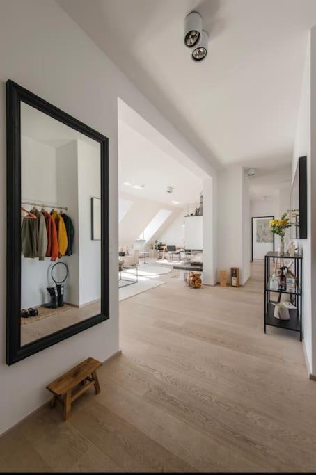 Hemingway Penthouse With Fireplace/chimney Apartment Munich